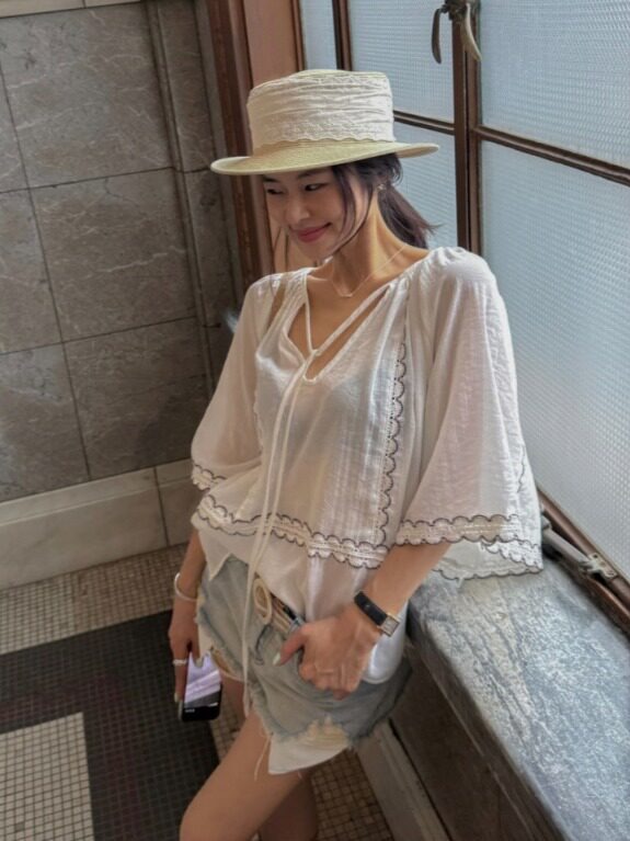 Ethnic Fusion Fashion - 한국 스타일 패치워크 레이스업 V넥 탑