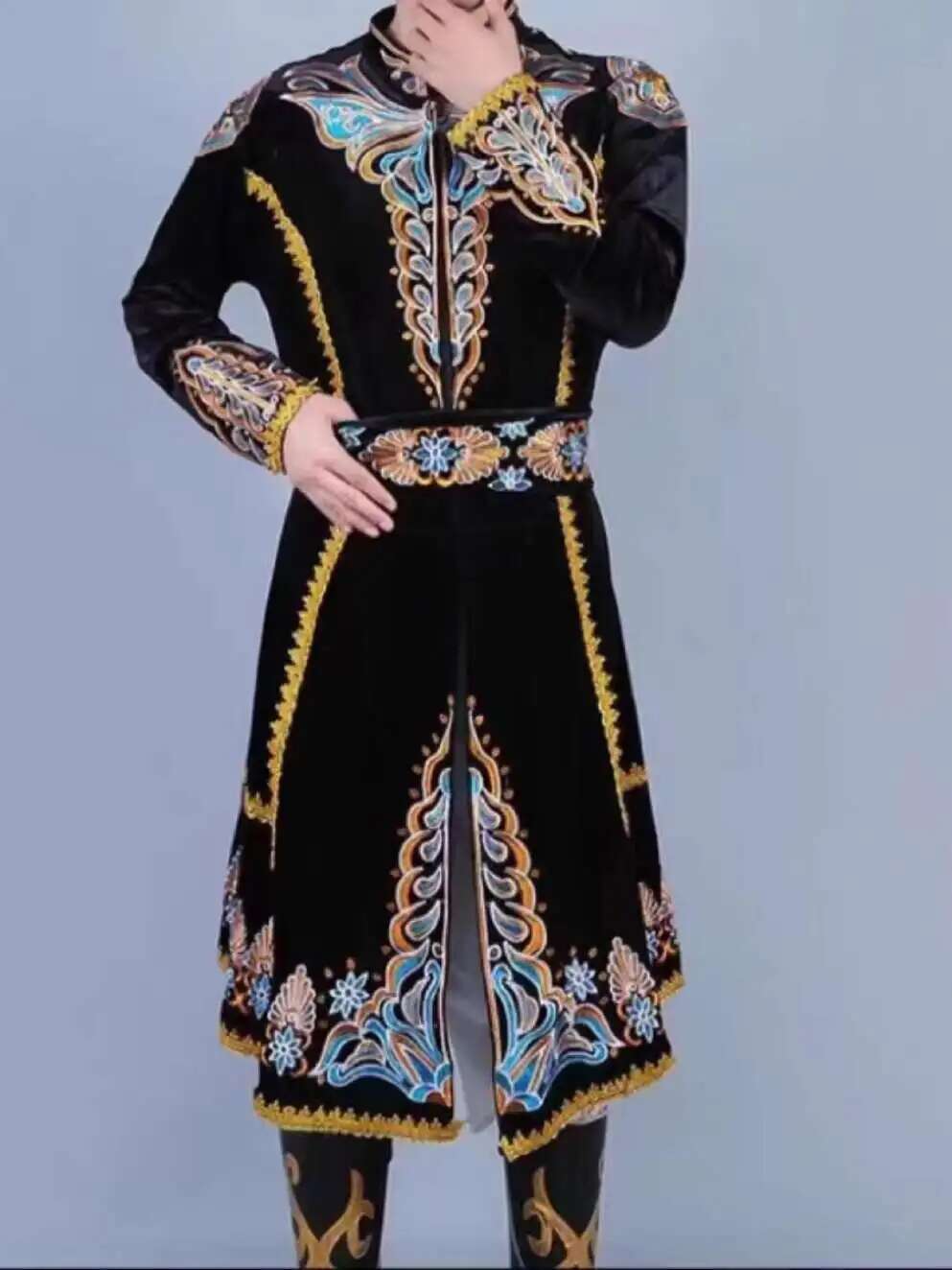 새로운 신장 댄스 의류 우이족 남성 의류 잘 생긴 코트 - Ethnic Clothing & Online Fashion Store Khaadi Pk 리뷰 및 가격