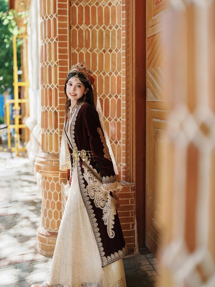 새로운 소수민족 위구르 의류 에티레시스 여행 사진 촬영 - Ethnic Clothing & Online Fashion Store Khaadi Pk 리뷰 및 가격